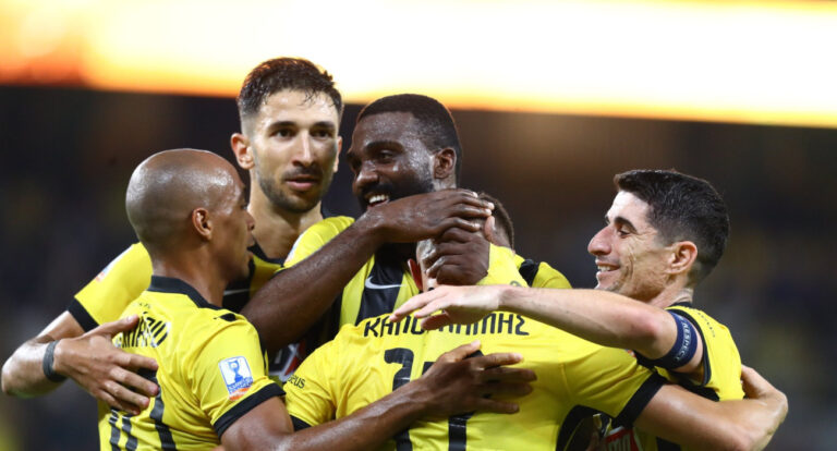 AEK-Παναιτωλικός 2-1: Συνεχίζει νικηφόρα η Ένωση