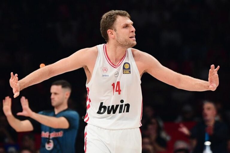 Βεζένκοφ: «Νίκη γοήτρου για εμάς και τους φιλάθλους – Τους περιορίσαμε όπως θέλαμε στο δεύτερο μέρος»