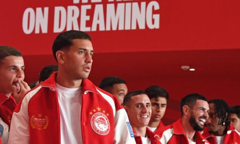 Ολυμπιακός: Επισκέφτηκαν το μουσείο της ομάδας οι ποδοσφαιριστές