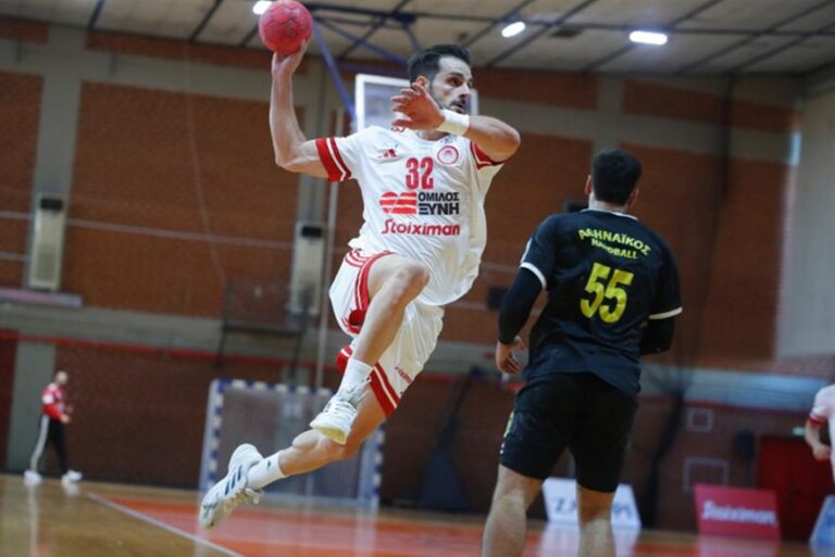 Πέρασε πάνω από τον Αθηναϊκό ο Ολυμπιακός και συνεχίζει ακάθεκτος στην κορυφή