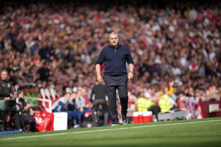 Νότιγχαμ Φόρεστ: Τέλος και επίσημα ο Άγγελος Ποστέκογλου