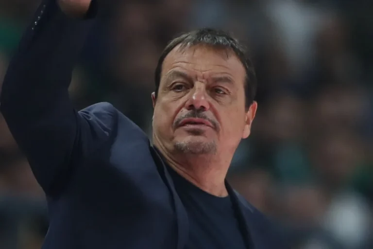 Ξέσπασμα Αταμάν κατά των οπαδών της Φενέρ: «Είμαι πολύ ταραγμένος – Αγράμματοι άνθρωποι έβριζαν εμένα και τη μητέρα μου»