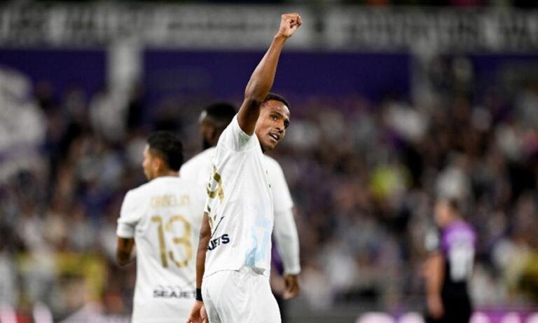 Τσέλιε-ΑΕΚ: Με την άσπρη εμφάνιση η Ένωση