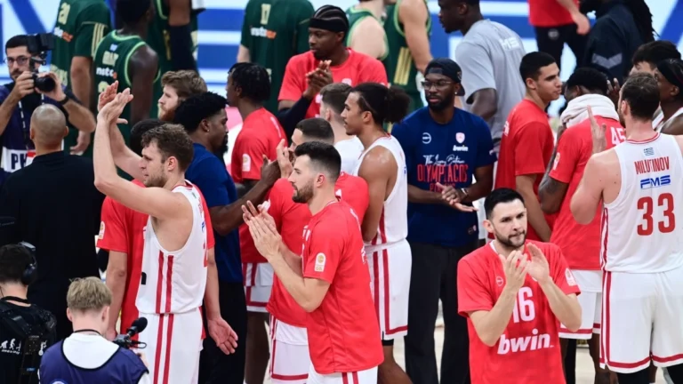 Ολυμπιακός – Παναθηναϊκός: Η παρακάμερα του ντέρμπι που βάφτηκε «ερυθρόλευκο»