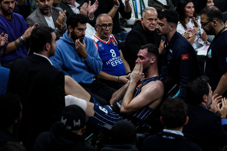 Παπαγιάννης: Επιβεβαιώθηκε το χειρότερο σενάριο, ρήξη πρόσθιου χιαστού ο Έλληνας σέντερ