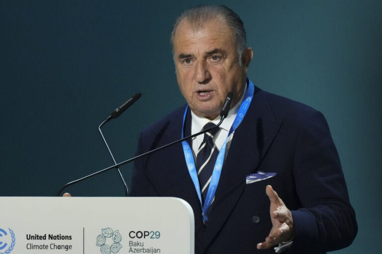 Τερίμ: “Ζωντανός θρύλος ο Μόντριτς, η Φιορεντίνα θα βγει από τη δύσκολη θέση”