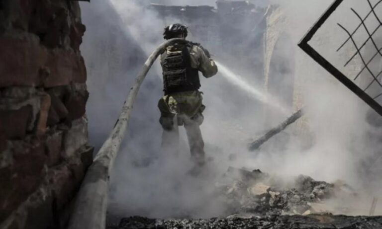 Στους 12 οι νεκροί από την έκρηξη στο εργοστάσιο στα Ουράλια της Ρωσίας