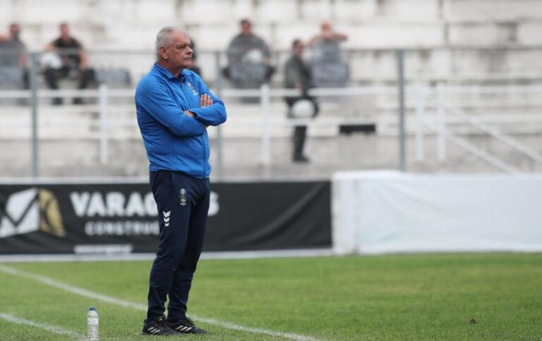 Απίστευτο: Ο Σπανός έχει απολυθεί δύο φορές από τον Μονεμβασιώτη, όντας πρώτος και αήττητος