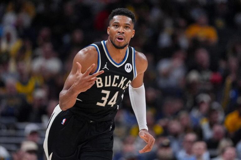 Σούπερ Αντετοκούνμπο: Οδήγησε τους Μπακς στη νίκη επί των Μπουλς