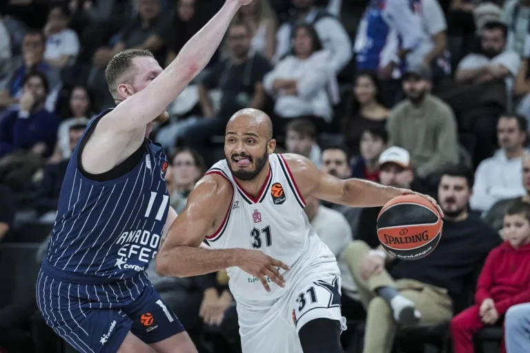 Εφές – Μιλάνο 93-97: Η Αρμάνι πήρε τη ματσάρα των δύο παρατάσεων στην Κωνσταντινούπολη