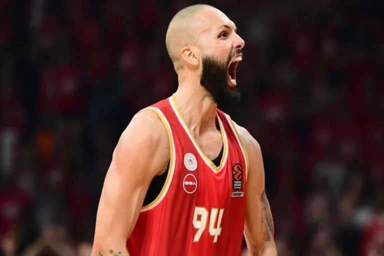 Ολυμπιακός – Παρί 98-86: Άντεξε στην παράνοια με ξέσπασμα Φουρνιέ