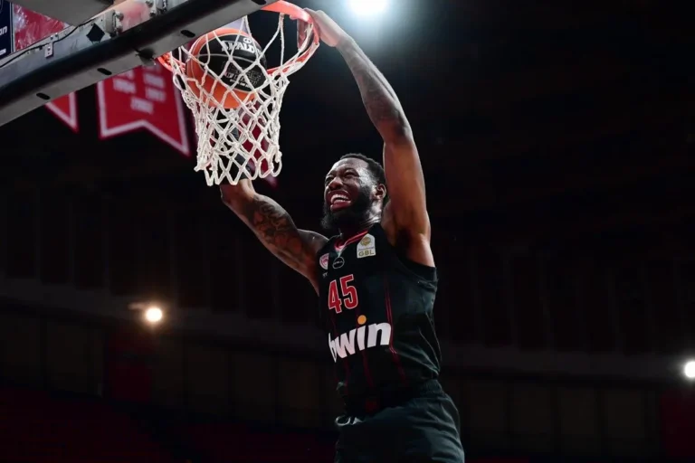 Ολυμπιακός – Ηρακλής 103-87: Βεζένκοβ και Χολ “καθάρισαν” για τους ερυθρόλευκους κόντρα στον μαχητικό Γηραιό