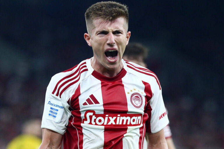 Ολυμπιακός: Ο Κοστίνια ανανέωσε με τους ερυθρόλευκους μέχρι το 2029