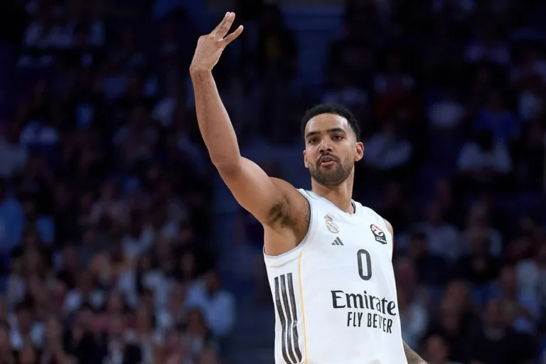 Μπαρτσελόνα – Ρεάλ 92-101: Ο Λάιλς πήρε φωτιά στο παρθενικό clasico της καριέρας του και οι Μαδριλένοι πήραν εμφατικό διπλό