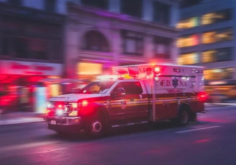 ΗΠΑ: Τουλάχιστον τέσσερις νεκροί εξαιτίας ανατροπής σκάφους στα ανοικτά των ακτών της Καλιφόρνια