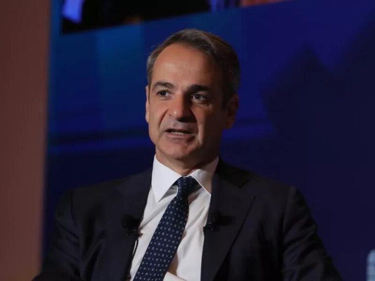 Μητσοτάκης: Τιμούμε την εξέγερση του 1973 με αναβάθμιση της Παιδείας, στήριξη εισοδήματος και μείωση φόρων