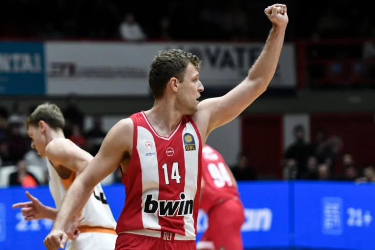 Προμηθέας – Ολυμπιακός 64-88: Περίπατο στην Πάτρα με Βεζένκοβ και ροτέισον