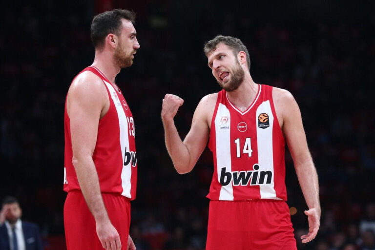 Ολυμπιακός: Η τρελή στατιστική μονομαχία του Βεζένκοβ με τον Μιλουτίνοβ