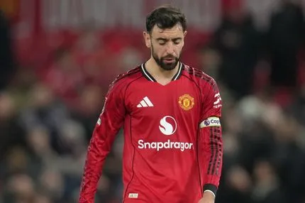 Μάντσεστερ Γιουνάιτεντ: Πλήγμα με τον τραυματισμό του Φερνάντες, κινδυνεύει να χάσει έως και έξι παιχνίδια των κόκκινων διαβόλων