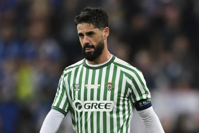 ΠΑΟΚ – Μπέτις: Νοκ-άουτ ο Ίσκο από το ματς της Τούμπας, θα κάνει αρθροσκόπηση