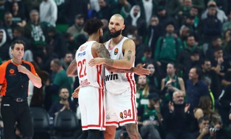 Με φόρα στην Πόλη ο Ολυμπιακός για το μεγάλο τεστ με τη Φενέρμπαχτσε