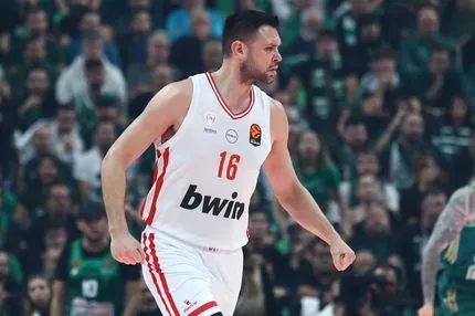 Ολυμπιακός: Ο Παπανικολάου πρώτος σε ριμπάουντ στην ιστορία των ερυθρολεύκων στη EuroLeague