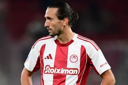 Ολυμπιακός: Ο Γιαζίτζι σκέφτεται να φύγει τον χειμώνα, σύμφωνα με την Equipe