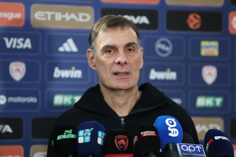 Μπαρτζώκας: “Με κάνει χαρούμενο που έχουμε και τους τρεις ψηλούς, ο δεύτερος γύρος αρχίζει και μετράει διπλά”