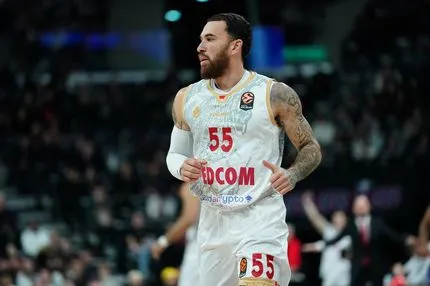 Παρί – Μονακό 87-95: Έπαιξαν με τη φωτιά, όμως οι παίκτες του Σπανούλη πήραν το γαλλικό ντέρμπι