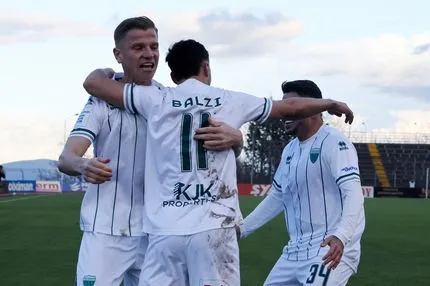 Λεβαδειακός – Βόλος 3-1: Συνεχίζει να τρελαίνει κόσμο η ομάδα του Παπαδόπουλου και τρέχει για Ευρώπη