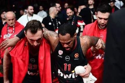 Ολυμπιακός: Απέφυγε τα χειρότερα ο Μόντε Μόρις, εκτός δράσης για περίπου τέσσερις εβδομάδες