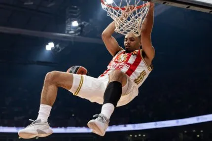 Ερυθρός Αστέρας – Dubai BC 95-92: Με πρωταγωνιστές Νουόρα και Ιζούντου η ομάδα της Σερβίας νίκησε τη Dubai BC και πανηγύρισε την 4η σερί νίκη της