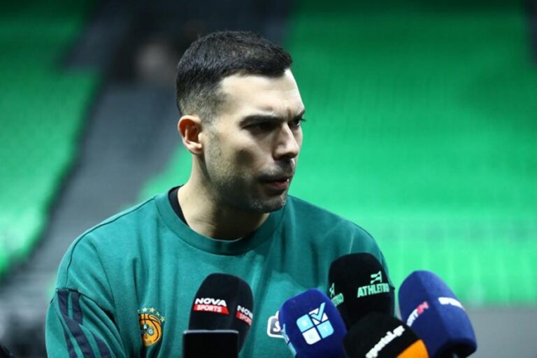 Σλούκας: «Κακή η εμφάνιση με Ολυμπιακό, οφείλουμε να βγούμε από το τούνελ – Έχουμε ταλέντο, θέλει πιο επιθετική άμυνα»