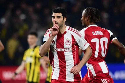 ΑΕΚ – Ολυμπιακός 1-1: Ο Ταρέμι ισοφάρισε με πέναλτι στο 90+16′ και χάλασε το πάρτι της ΑΕΚ και του Βάργκα