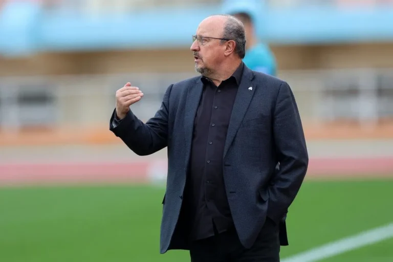 Μπενίτεθ: “Στο πρώτο μέρος παίξαμε καλά και είχαμε ευκαιρίες για 2-3 γκολ, στο δεύτερο ημίχρονο υποφέραμε”