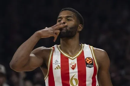 Ερυθρός Αστέρας – Εφές 91-81: Ο Μπάτλερ πήρε φωτιά με επτά τρίποντα και οι γηπεδούχοι τη νίκη