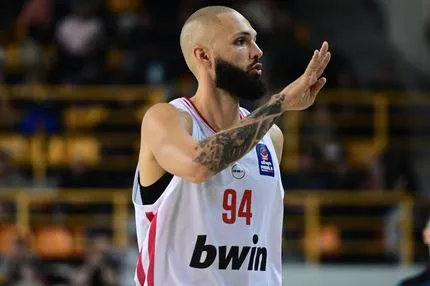 Ολυμπιακός – ΑΕΚ 81-67: Ερυθρόλευκος περίπατος, αλλά και ανησυχία για τον Τζόουνς