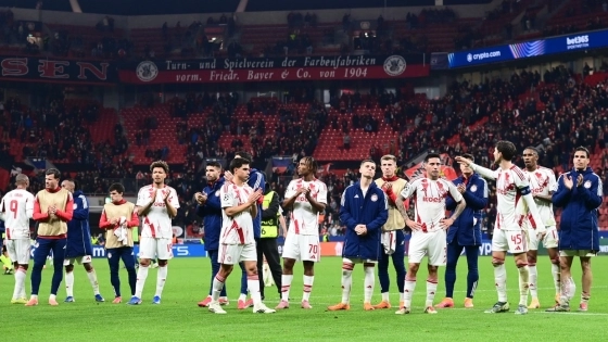 Λεβερκούζεν – Ολυμπιακός: Οι παίκτες των ερυθρόλευκων πήγαν στον κόσμο τους μετά το ματς