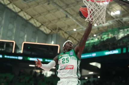 Παναθηναϊκός AKTOR – ΑΕΚ 103-78: Οι πράσινοι γύρισαν από το -17 με show του Ναν και κοιτάζουν Ερυθρό Αστέρα, η Ένωση βλέπει Άλμπα