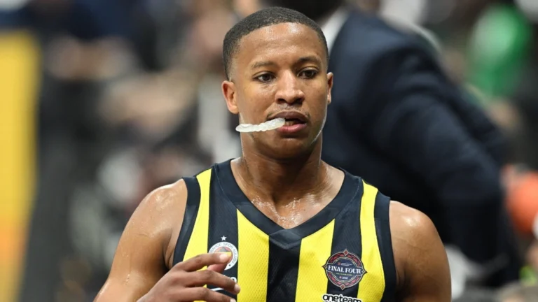 Aρμάνι: Έκλεισε Ντέβον Χολ, το ποσό της συμφωνίας