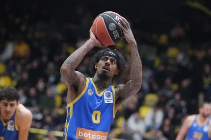 Μαρούσι – Περιστέρι Betsson 61-84: Ξέσπασαν οι φιλοξενούμενοι, λιγοστεύουν οι ευκαιρίες για τους γηπεδούχους