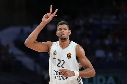 Ρεάλ Μαδρίτης – Αναντολού Εφές 82-71: Η δουλειά έγινε, απέναντι στον εκπληκτικό Λόιντ