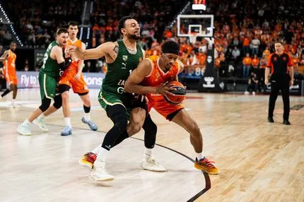 Βαλένθια – Ζάλγκιρις 91-87: Οι Ισπανοί καρδιοχτύπησαν το τέλος, αλλά κατάφεραν να πάρουν τη νίκη