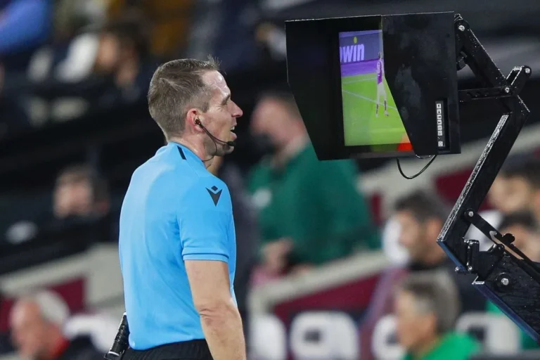 UEFA: Θέλει να μειώσει την παρέμβαση του VAR – Κάλεσε σε συνάντηση το Big-5 της Ευρώπης