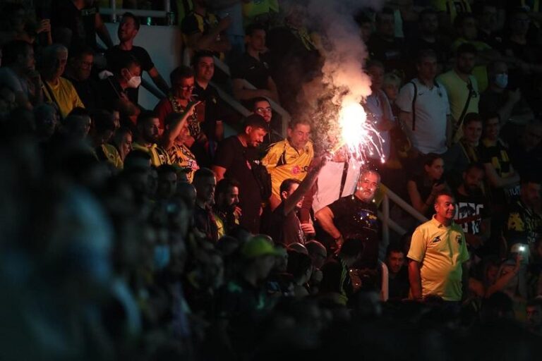 ΑΕΚ: «Κιτρινόμαυρο» πάρτι και ντόπες πριν το Καραϊσκάκη