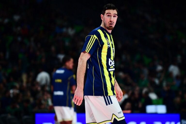 Φενέρμπαχτσε: Προλαβαίνει τα playoffs ο Ντε Κολό