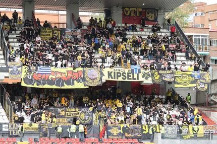 Ράγιο Βαγιεκάνο – ΑΕΚ: Οι φίλοι της Ένωσης έχουν πάρει τη θέση τους στις κερκίδες του Βαγιέκας