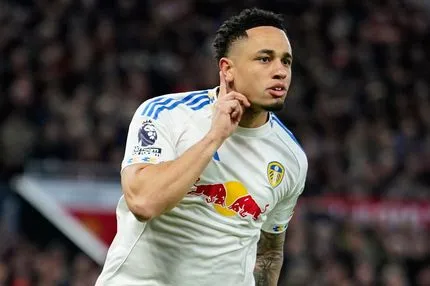 Μάντσεστερ Γιουνάιτεντ – Λιντς 1-2: Τα παγώνια έκαναν σπουδαίο διπλό στο Όλντ Τράφορντ και πήραν βαθιά ανάσα παραμονής