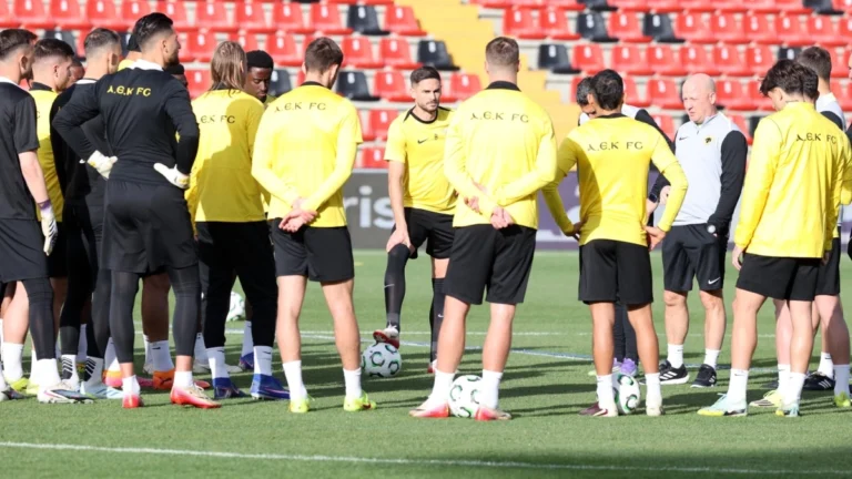 Ράγιο-ΑΕΚ: Τα 4 πιο γνωστά AI προβλέπουν τον νικητή και το αποτέλεσμα