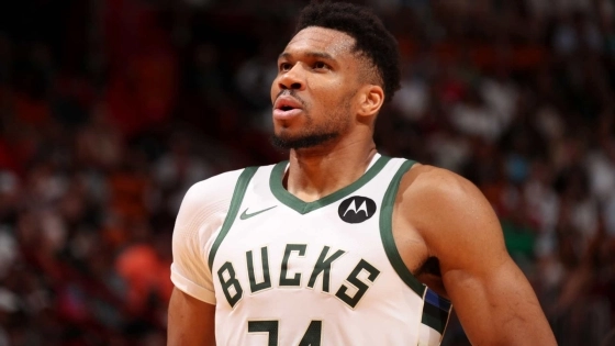 ΝΒΑ: Εκτός Top-15 η φανέλα του Γιάννη Αντετοκούνμπο